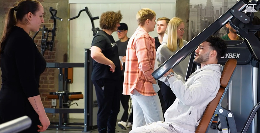 Bachelor Fitnesswissenschaft und <span class="newline">Fitnessökonomie</span>