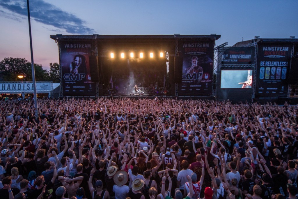 Das Ergebnis: Tausende von Menschen feiern ihre Lieblingsbands