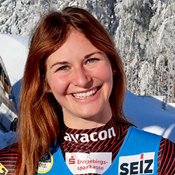 Julia Taubitz