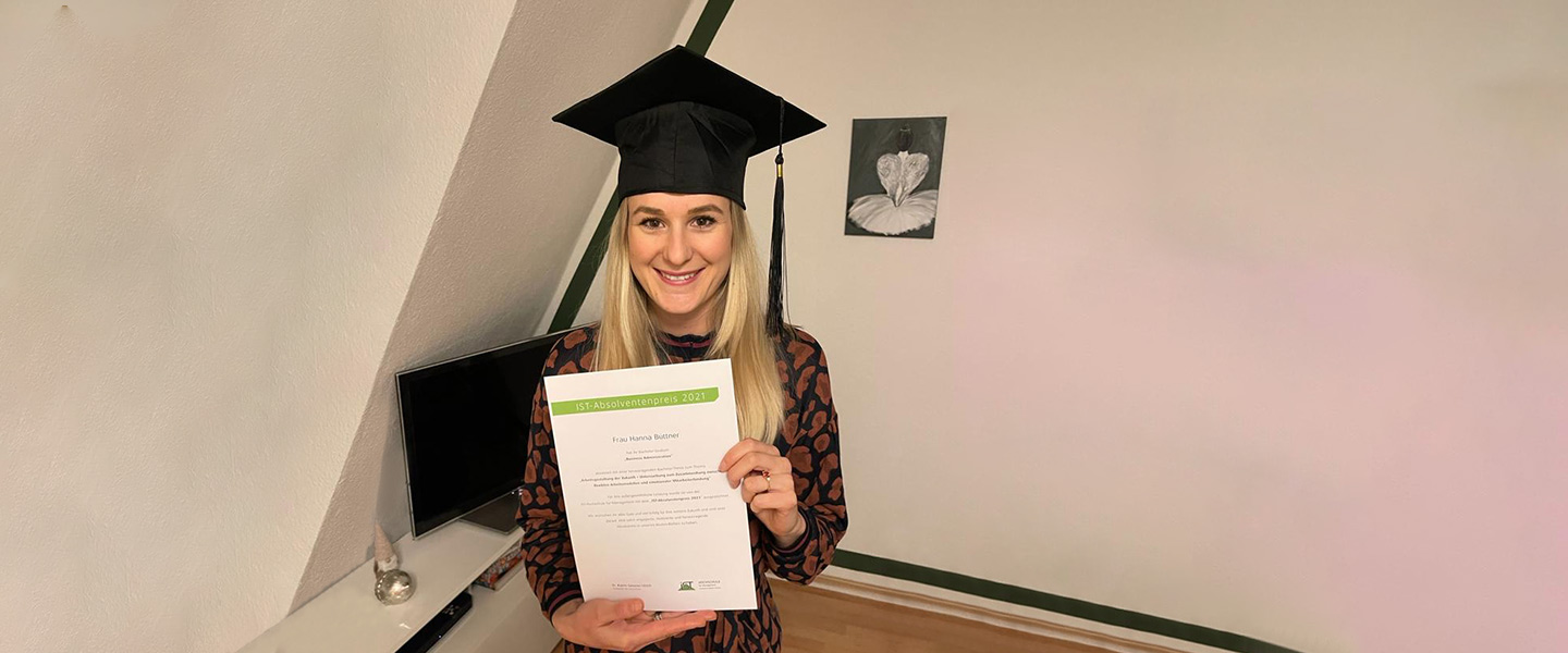 Hanna Büttner hat den IST-Absolventenpreis für ihre Bachelor-Thesis erhalten. Herzlichen Glückwunsch!