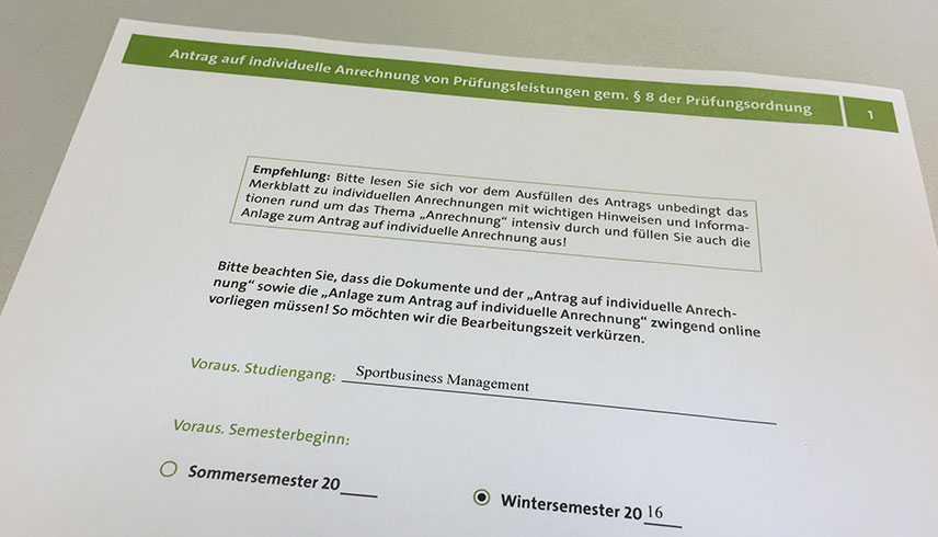 Formular auf Tisch