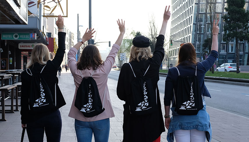 Studierende mit IST-Rucksack