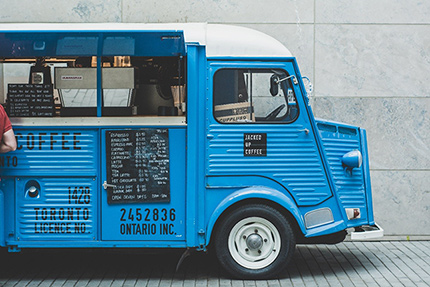 Blauer Foodtruck