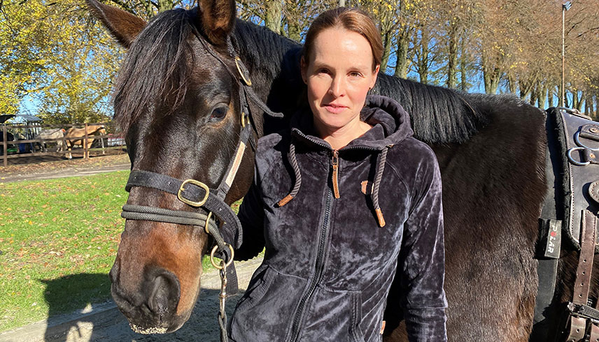 Sabine Angemeer mit Pferd