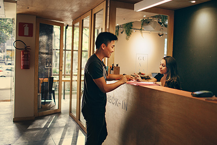 Check-In mit zwei Personen