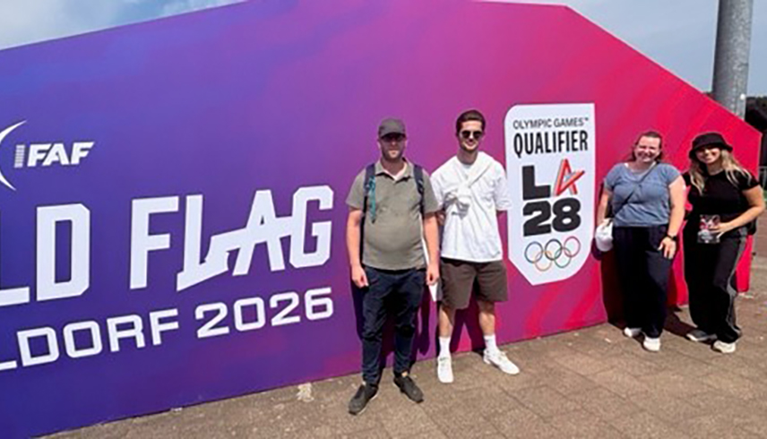 Gruppenbild Personen vor Ifaf Banner