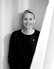 Annika F. Stoll